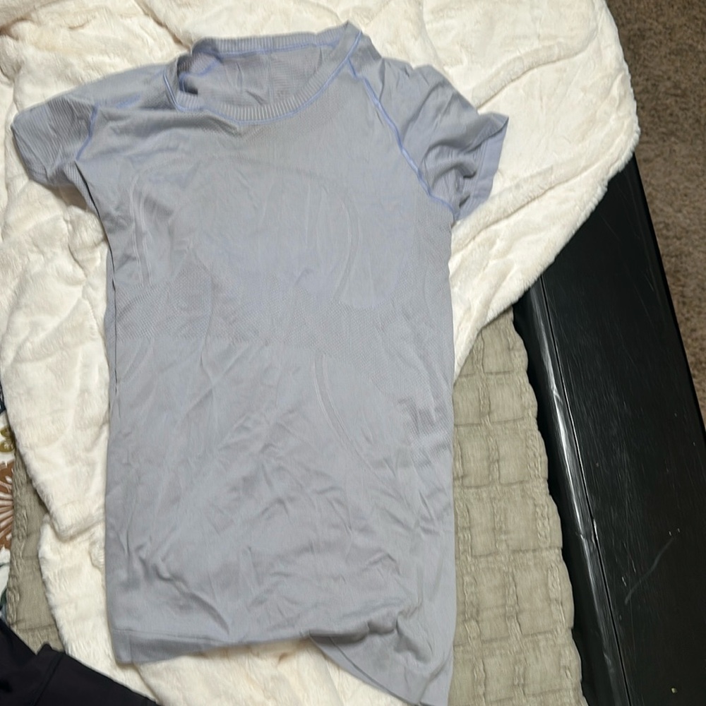 Lululemon workout top